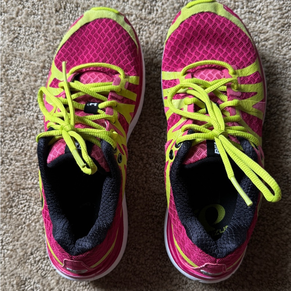 Pearl Izumi Pink & Yellow Running Shoes
Run Like An Animal
Size 8